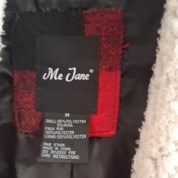 Me Jane Buffalo Plaid Vest with Sherpa Lining - Picture 2 of 4